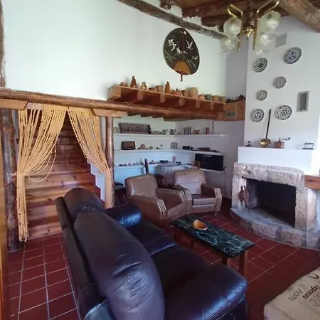 La Majada Del Puente Holiday home El Royo